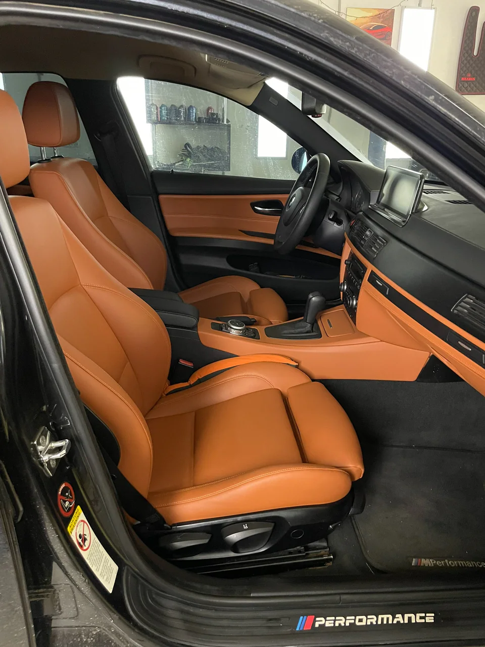 BMW E90 — комплексное обновление салона — фото работы АвтоАтелье24 в Красноярске