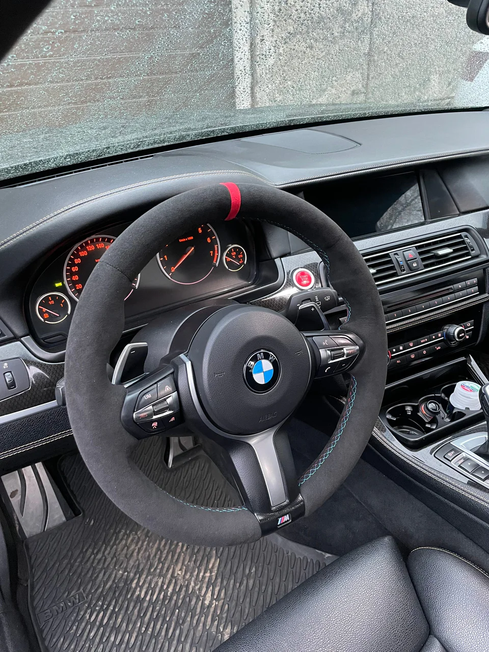 BMW F10 — обновление руля с нулевой меткой — фото работы АвтоАтелье24 в Красноярске