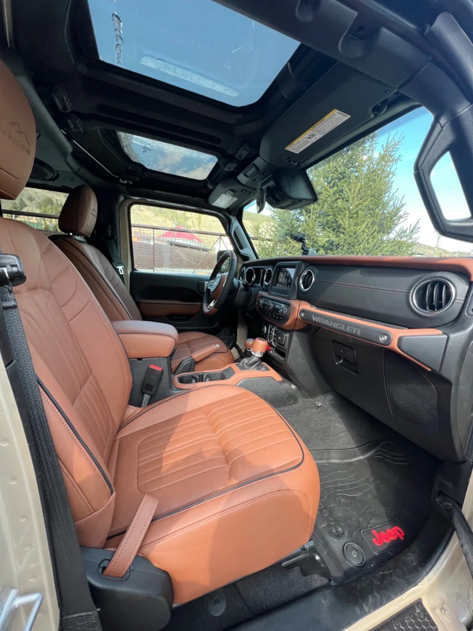 Jeep Wrangler — индивидуальный кожаный салон — фото работы АвтоАтелье24 в Красноярске