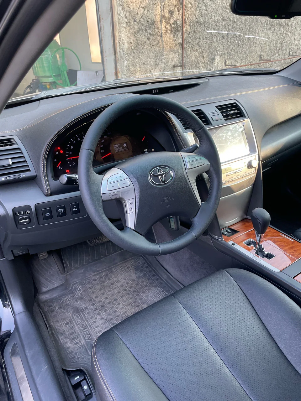 Toyota Camry 40 — комплексная перетяжка салона — фото работы АвтоАтелье24 в Красноярске